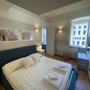 new-apartament-in-front-of-genoa-cathedral.hotelitalianriviera.com/